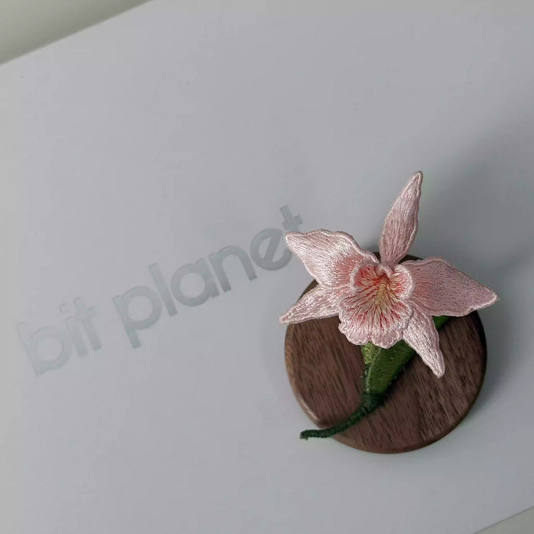 [Bitplanet] Embroidered Plant Fridge Magnets