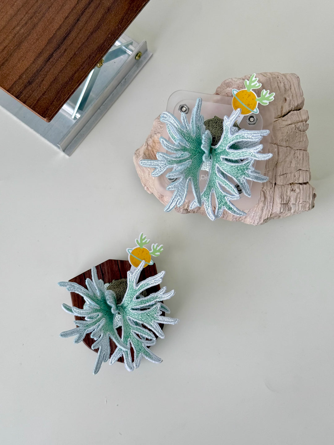 [Bitplanet] Embroidered Plant Fridge Magnets